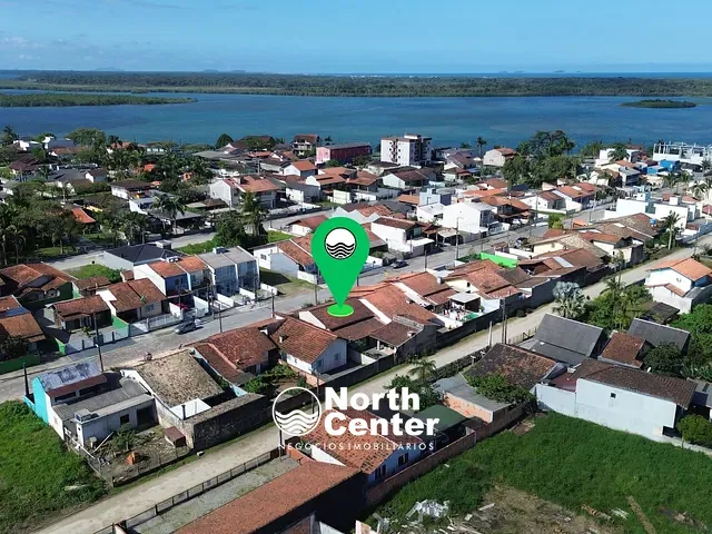 Casa com 276m² 3 quartos e 2 banheiros, à venda, no bairro Costeira em Balneário Barra do Sul
