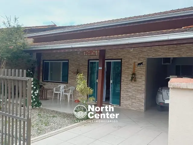 Casa com 276m² 3 quartos e 2 banheiros, à venda, no bairro Costeira em Balneário Barra do Sul