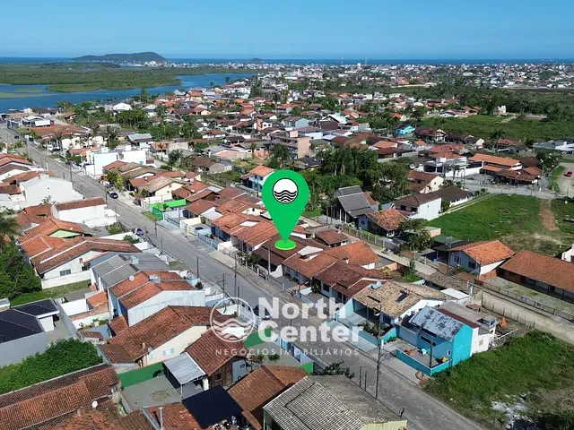 Casa com 276m² 3 quartos e 2 banheiros, à venda, no bairro Costeira em Balneário Barra do Sul