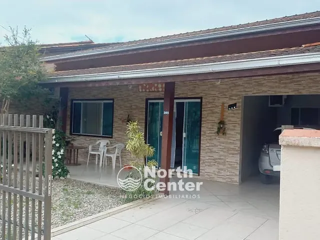 Casa com 276m² 3 quartos e 2 banheiros, à venda, no bairro Costeira em Balneário Barra do Sul