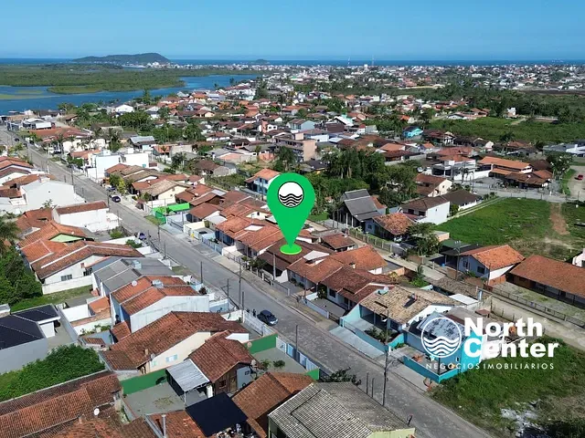 Casa com 276m² 3 quartos e 2 banheiros, à venda, no bairro Costeira em Balneário Barra do Sul