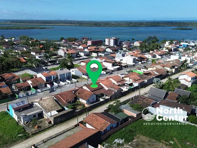 Casa com 276m² 3 quartos e 2 banheiros, à venda, no bairro Costeira em Balneário Barra do Sul