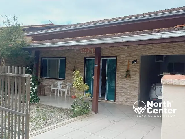 Casa com 276m² 3 quartos e 2 banheiros, à venda, no bairro Costeira em Balneário Barra do Sul