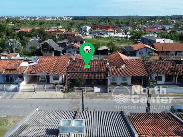 Casa com 276m² 3 quartos e 2 banheiros, à venda, no bairro Costeira em Balneário Barra do Sul