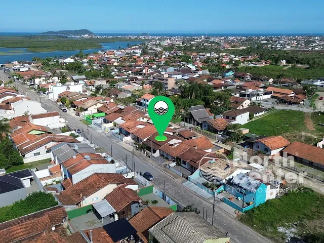 Casa com 276m² 3 quartos e 2 banheiros, à venda, no bairro Costeira em Balneário Barra do Sul