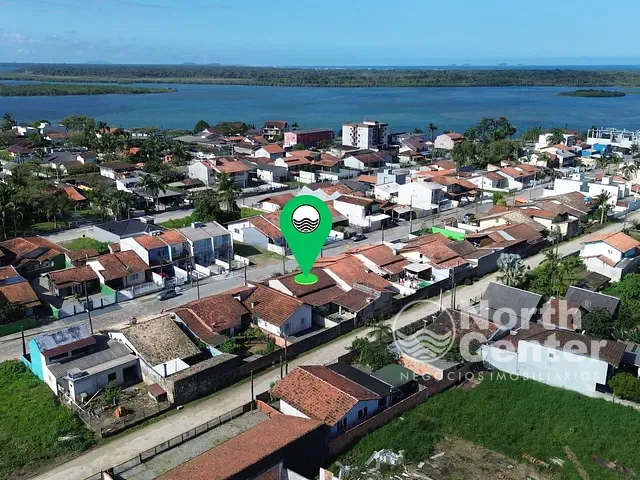 Casa com 276m² 3 quartos e 2 banheiros, à venda, no bairro Costeira em Balneário Barra do Sul