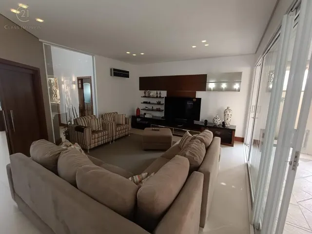 Casa com 570m² 5 quartos e 8 banheiros, à venda, no bairro Esperança em Londrina