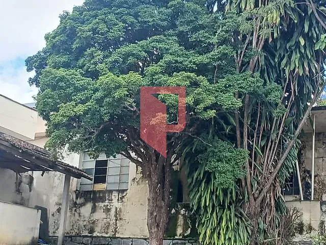Casa com 360m², à venda, no bairro Caiçaras em Belo Horizonte