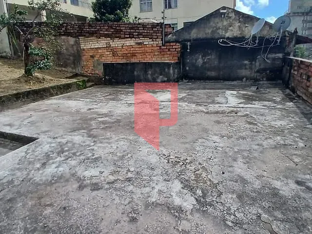 Casa com 360m², à venda, no bairro Caiçaras em Belo Horizonte