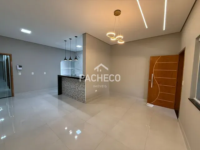 Casa 3 quartos e 2 banheiros, à venda, no bairro Planalto do Sol em Santa Bárbara D'Oeste