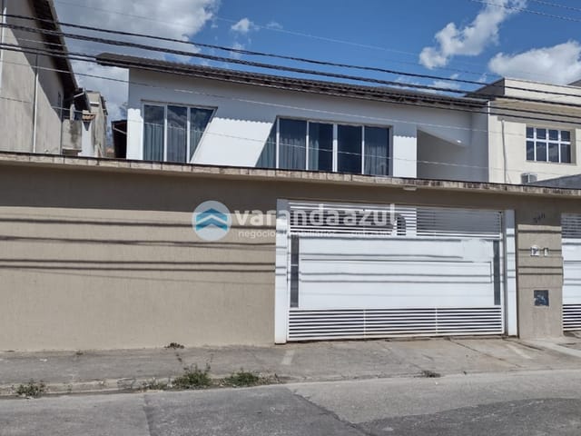 Casa com 480m² 3 quartos e 2 banheiros, à venda, no bairro Jardim São Pedro em Mogi das Cruzes
