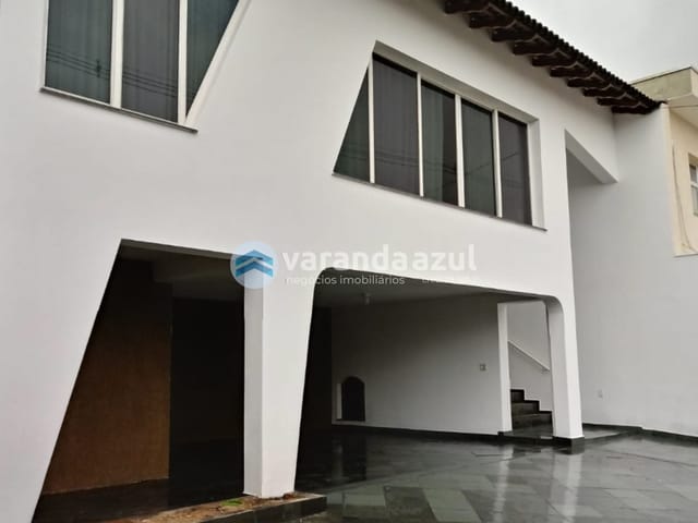 Casa com 480m² 3 quartos e 2 banheiros, à venda, no bairro Jardim São Pedro em Mogi das Cruzes