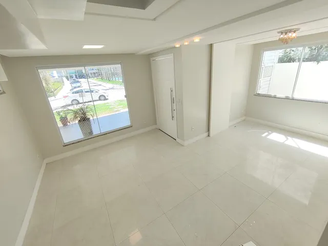 Casa com 360m² 4 quartos e 4 banheiros, à venda ou para alugar, no bairro Zona de Expansão (Robalo) em Aracaju