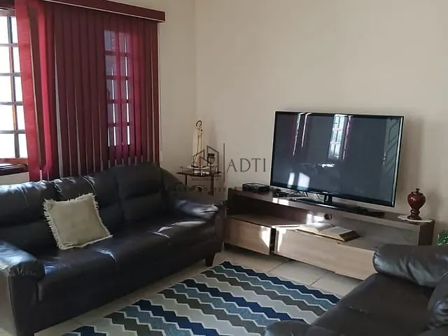 Casa 3 quartos e 2 banheiros, à venda, no bairro Centro em Poá