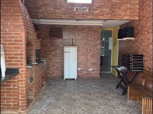 Casa 2 quartos e 4 banheiros, à venda, no bairro Serraria em Diadema