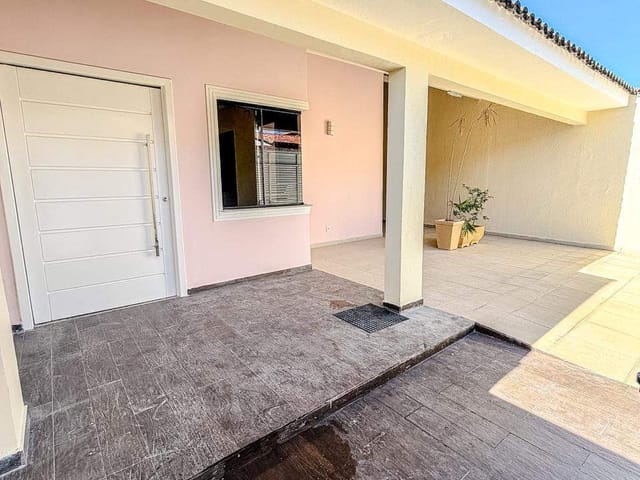 Casa com 150m² 3 quartos e 2 banheiros, à venda, no bairro Nova Macaé em Macaé