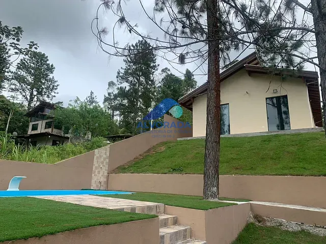 Casa com 480m² 3 quartos e 1 banheiro, à venda, no bairro Jardim Capricórnio em Caraguatatuba