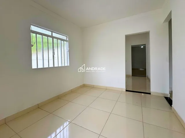 Casa 3 quartos e 1 banheiro, à venda ou para alugar, no bairro Vila Operária 2 em Apucarana
