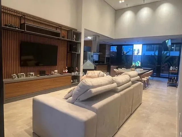 Casa com 380m² 3 quartos e 5 banheiros, à venda, no bairro Parque Campolim em Sorocaba