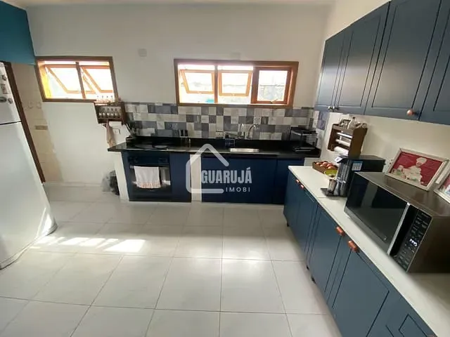Casa 4 quartos e 2 banheiros, à venda, no bairro Enseada em Guarujá