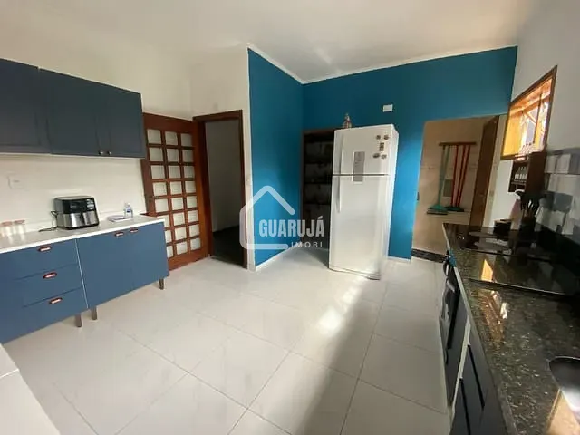 Casa 4 quartos e 2 banheiros, à venda, no bairro Enseada em Guarujá