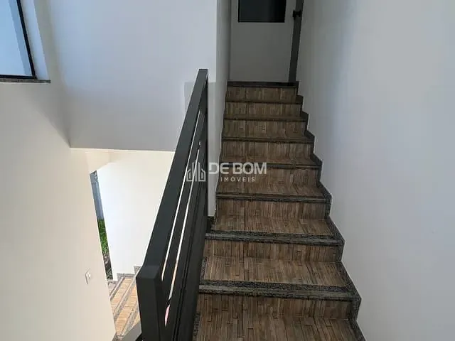 Casa com 300m² 3 quartos e 3 banheiros, à venda, no bairro Parque Vivaldi Leite Ribeiro em Poços de Caldas