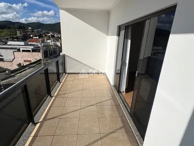 Casa com 300m² 3 quartos e 3 banheiros, à venda, no bairro Parque Vivaldi Leite Ribeiro em Poços de Caldas