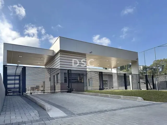 Casa 3 quartos e 2 banheiros, à venda, no bairro Santa Felicidade em Curitiba