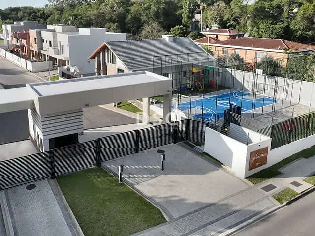 Casa 3 quartos e 2 banheiros, à venda, no bairro Santa Felicidade em Curitiba
