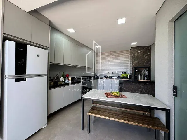 Casa com 187m² 3 quartos e 3 banheiros, à venda, no bairro Parque Universitário em Americana