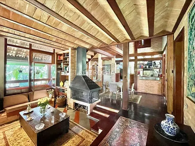 Casa com 3316m² 3 quartos e 4 banheiros, à venda, no bairro Pousada dos Bandeirantes em Carapicuíba