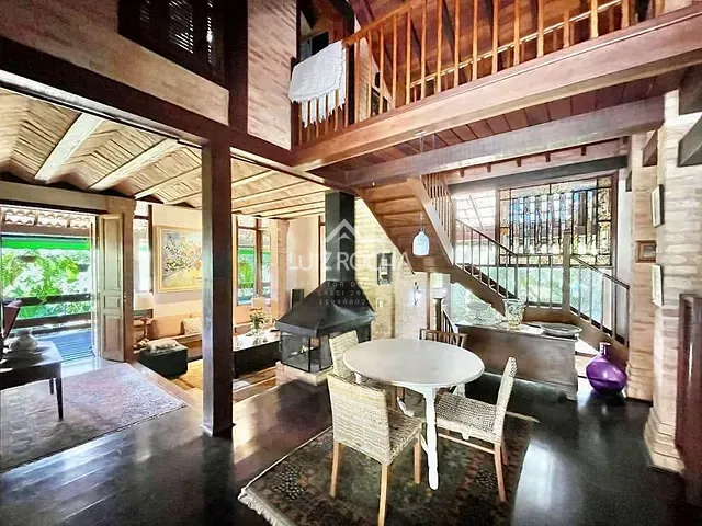 Casa com 3316m² 3 quartos e 4 banheiros, à venda, no bairro Pousada dos Bandeirantes em Carapicuíba