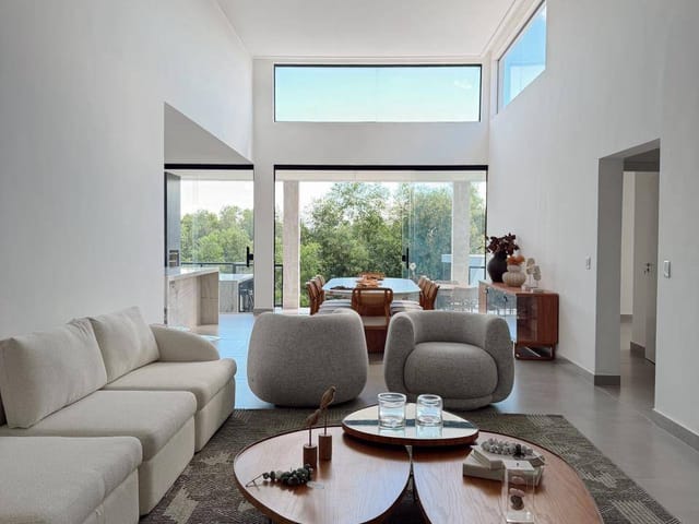 Casa com 660m² 4 quartos e 7 banheiros, à venda, no bairro Manguinhos em Serra