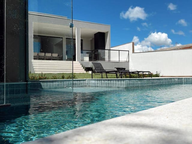 Casa com 660m² 4 quartos e 7 banheiros, à venda, no bairro Manguinhos em Serra