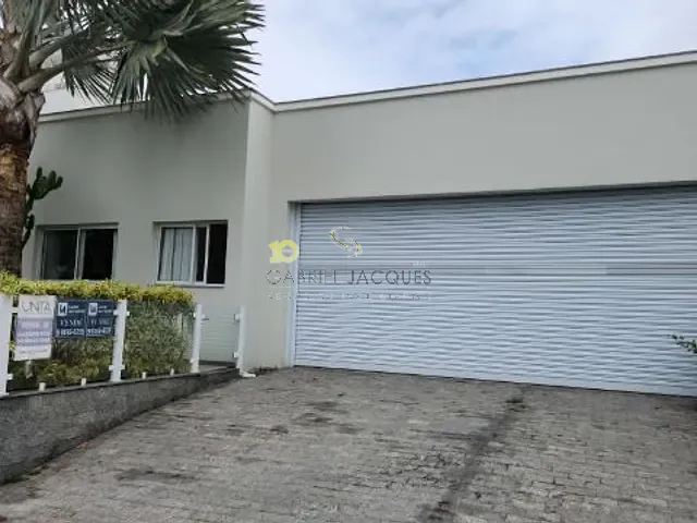Casa com 532m² 4 quartos e 4 banheiros, à venda, no bairro Pedra Branca em Palhoça
