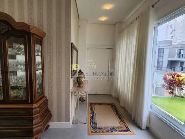 Casa com 532m² 4 quartos e 4 banheiros, à venda, no bairro Pedra Branca em Palhoça