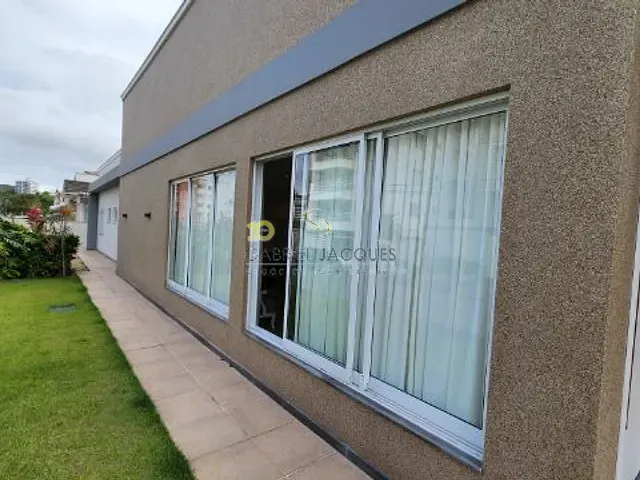 Casa com 532m² 4 quartos e 4 banheiros, à venda, no bairro Pedra Branca em Palhoça