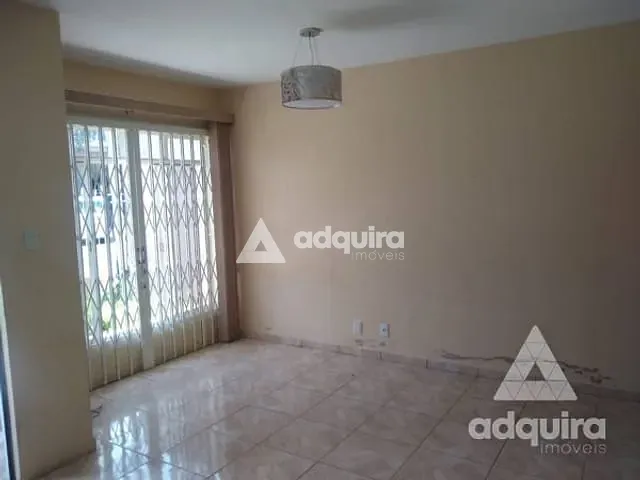 Casa com 395m² 3 quartos e 1 banheiro, à venda, no bairro Orfãs em Ponta Grossa