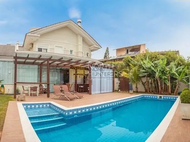 Casa com 450m² 4 quartos e 5 banheiros, para alugar, no bairro Jurerê Internacional em Florianópolis