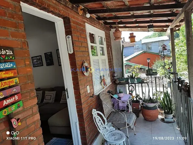 Casa 4 quartos e 3 banheiros, à venda, no bairro Simeria em Petrópolis