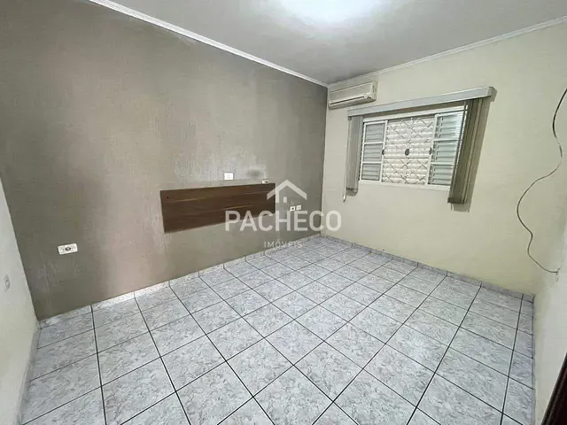 Casa 3 quartos e 2 banheiros, à venda, no bairro Vila Grego II em Santa Bárbara D'Oeste