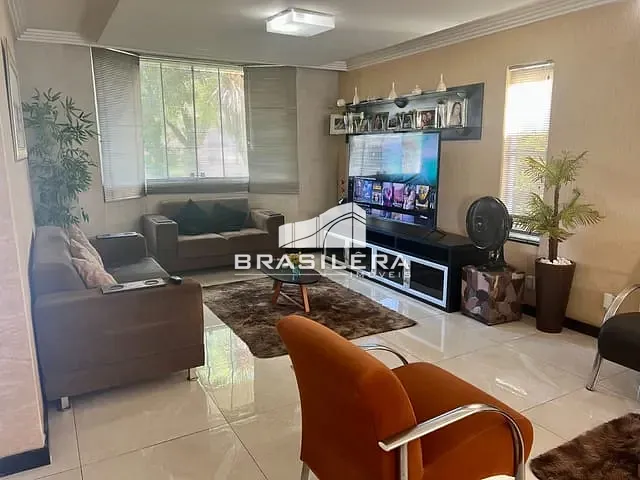Casa com 390m² 3 quartos e 5 banheiros, à venda, no bairro Loteamento Portal do Sol I em Goiânia