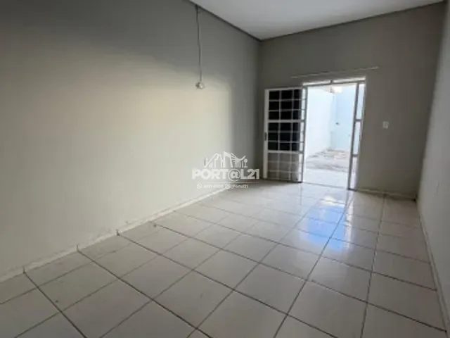 Casa 3 quartos e 2 banheiros, para alugar, no bairro Vila Eulália em Petrolina