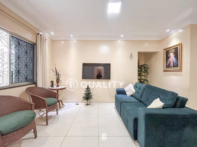 Casa com 136m² 3 quartos e 3 banheiros, à venda, no bairro Jóquei Clube em Fortaleza