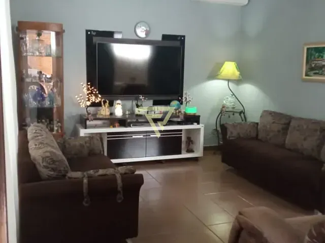 Casa com 200m² 3 quartos e 2 banheiros, à venda, no bairro Jardim Castelo Branco em Ribeirão Preto