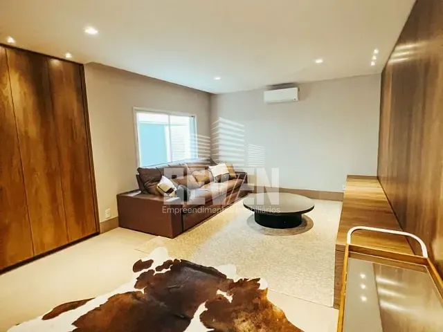 Casa com 464m² 5 quartos e 6 banheiros, à venda, no bairro Vila Aviaçao em Bauru