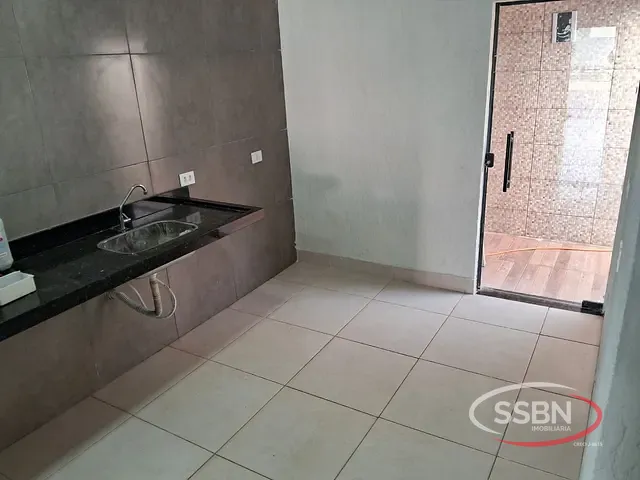 Casa 2 quartos e 1 banheiro, para alugar, no bairro Jardim dos Lagos em Nova Odessa