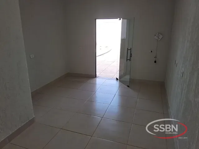 Casa 2 quartos e 1 banheiro, para alugar, no bairro Jardim dos Lagos em Nova Odessa