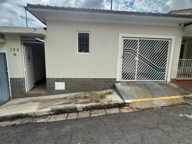 Casa com 230m² 4 quartos e 3 banheiros, à venda, no bairro Centro em Extrema