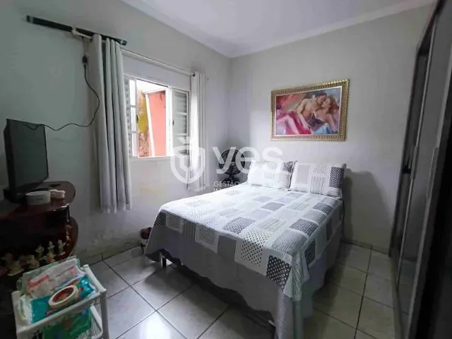 Casa com 240m² 4 quartos e 1 banheiro, à venda, no bairro Engenheiro Clovis Freitas Leal em Araxá